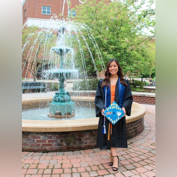 Meet your Posher, Kimberly - Picture 1 of 1